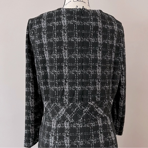 Maggie London textured knit printed midi dress 14 - Picture 5 of 7